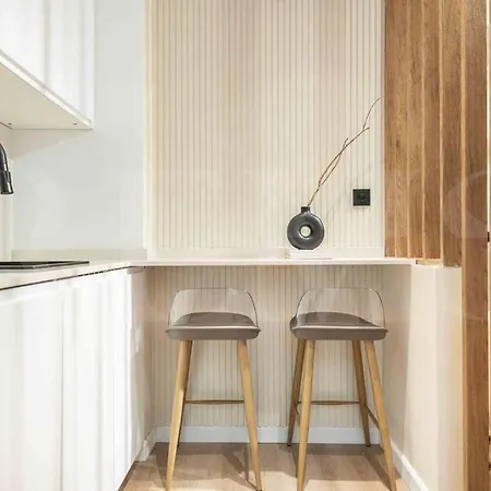 Romantic Getaway In The Center By Rems