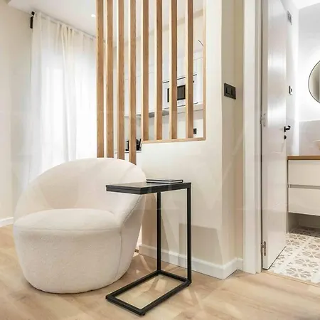 Apartment Romantic Getaway In The Center By Rems Malaga