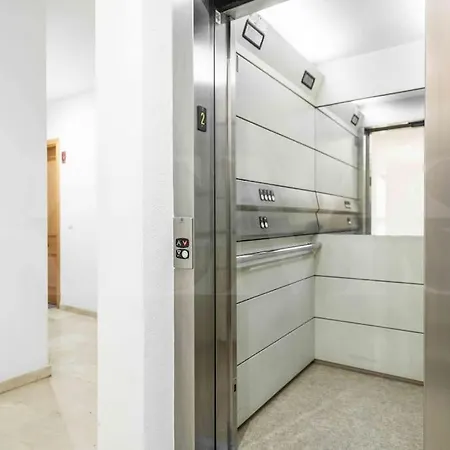 Romantic Getaway In The Center By Rems Apartment *