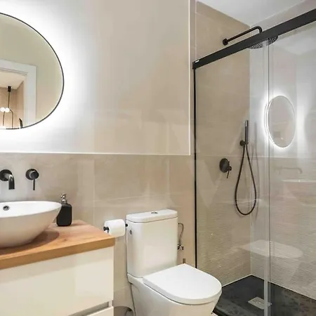 Romantic Getaway In The Center By Rems Malaga